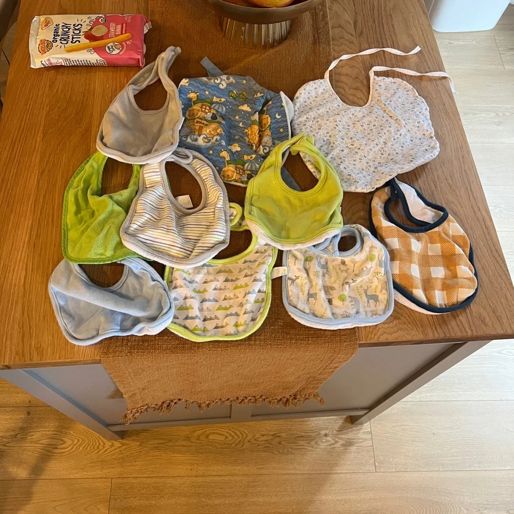 Mixed Baby Bib Bundle - Assorted Green, Blue, Yellow, White